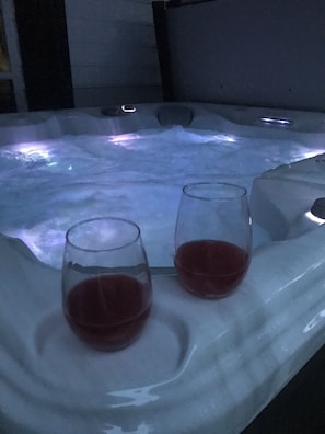 6-8 person Hot Tub