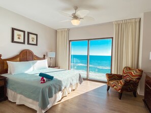 Sink yourself into this comfortable King size bed & enjoy the sweeping gulf views!