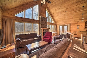 Main Living Space | 2,800 Sq Ft | Central Air Conditioning | Free WiFi