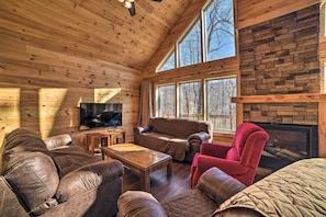 Main Living Space | Smart TV