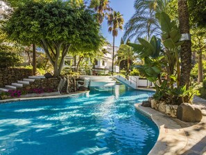 Water, Plant, Building, Sky, Swimming Pool, Azure, Tree, Body Of Water, Arecales, House