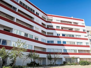 Apartment, Urban Design, Condominium, Commercial Building, Mixed-Use, Hotel, Headquarters, Balcony, Corporate Headquarters