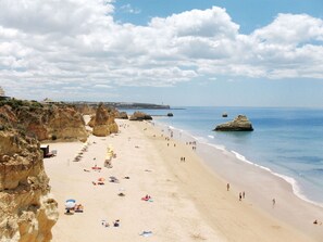 Cloud, Water, Sky, Ecoregion, Beach, Coastal And Oceanic Landforms, Terrain, Natural Landscape, Landscape