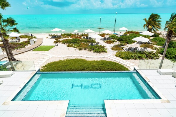 Infinity pool