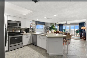 Beach Place 306 Kitchen