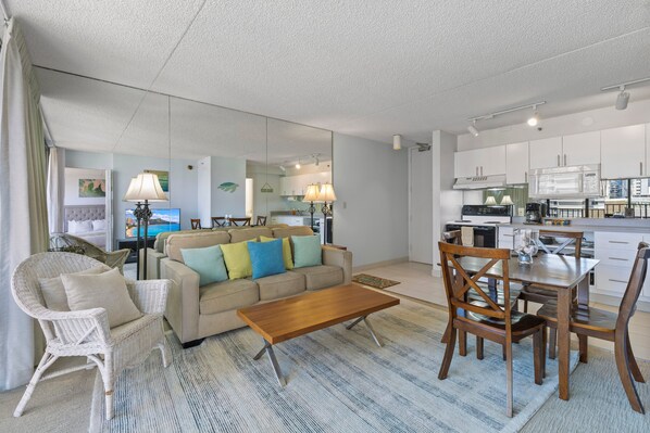 Dining Room, Dining Table, Furniture, Indoors, Table