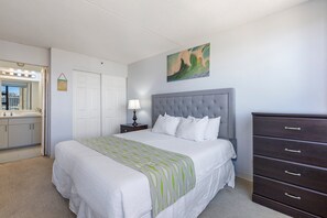 Indoors, Furniture, Home Decor, Lamp, Bed