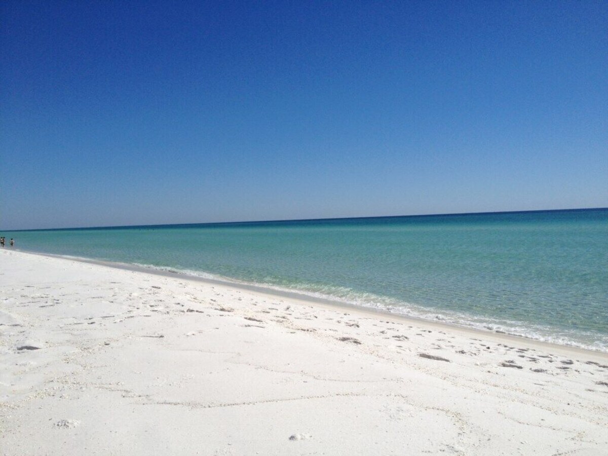 3 bedrooms, sleeps 8- Gulf Views from 14th floor – Santa Rosa Towers 1402