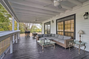 Covered Porch | Lounge Furniture | Outdoor Dining