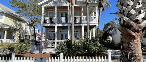 A Dose of Destin | Destin Vacation Rentals | 97 Crystal Beach Drive |