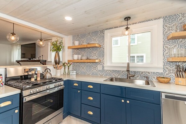 Newly renovated kitchen with everything you need to enjoy a meal at home!