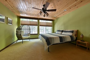 Kind Bed in the loft bedroom