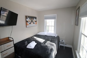 Queen Bedroom