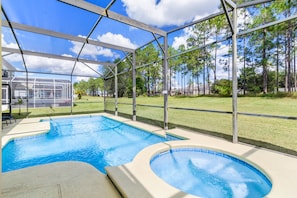 Beautiful 6 bed 4 bath villa located in Highlands Reserve