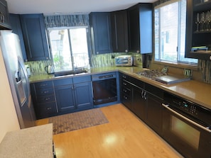 Fully Fitted Kitchen