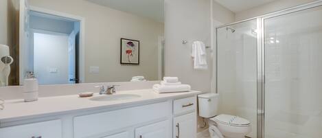 This townhome has a total of 4.5 bathrooms.