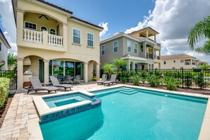 Beautiful 5 bed 5.5 bath villa located in Reunion Resort