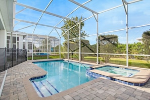 Beautiful 6 bed 6 bath villa located in Champions Gate Resort