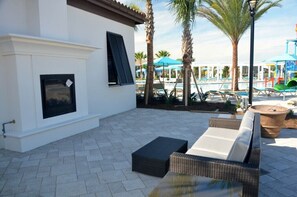 Beautiful 4 bed 3.5 bath townhome located in Windsor At Westside Resort