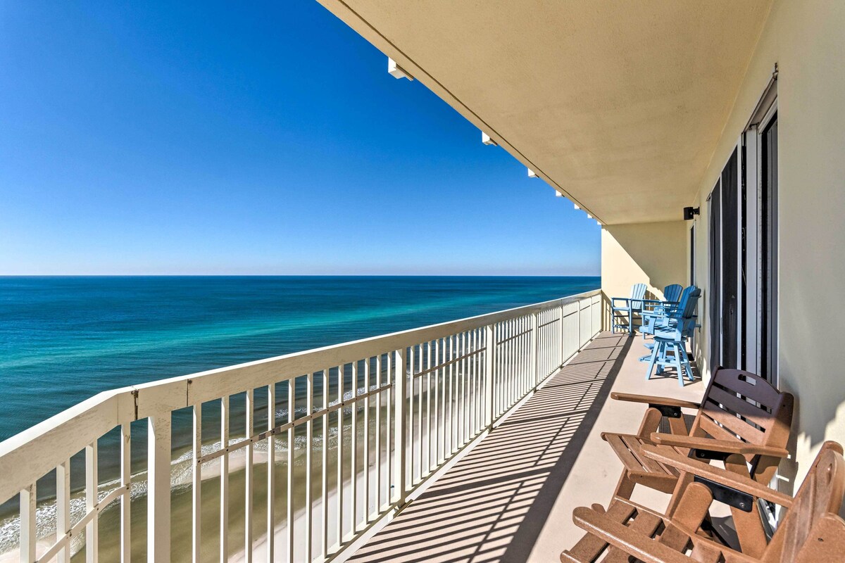 Waterfront PCB Condo w/ Balcony + Beach Gear!