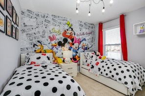 This villa has a total of 6 bedrooms.