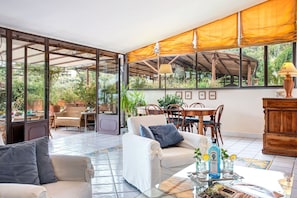 Balcony / Terrace / Patio