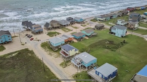 The house is walking distance to the best place to swim in the beach 