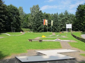 Lucht, Fabriek, Natuur, Boom, Wolk, Schaduw, Land Lot, Gras, Landschap, Asfalt