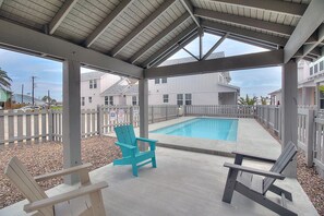 exterior - Community pool side seating