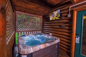 Indoor spa tub