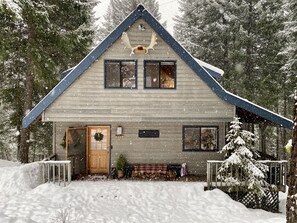 Lazy Moose Lodge