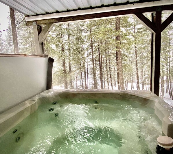 Hot tub overlooks trees