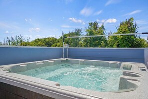 Surf-or-Sound-Realty-469-Rodanthe-Fantasea-Hot-Tub