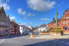 Eildon View - Melrose town centre
