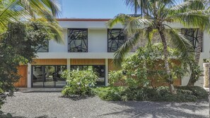 Villa Starfish-Pop art & minimalistic design Villa (4697)