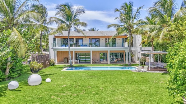 Villa Starfish-Pop art & minimalistic design Villa (4692)