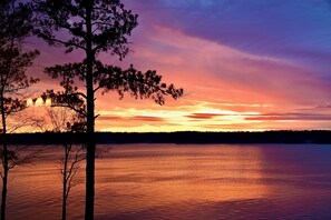 NIGHTLY SUNSET VIEW OF THE LAKE