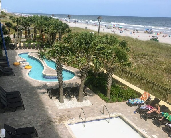 Mar Vista Grande Oceanfront Pool Deck