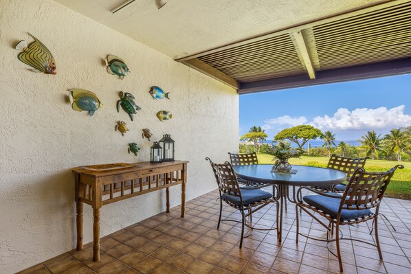 Outdoor dining
