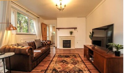 Lovely Brentwood Victorian Conversion Flat with a garden