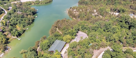 12 acre lakefront lodge with dock!