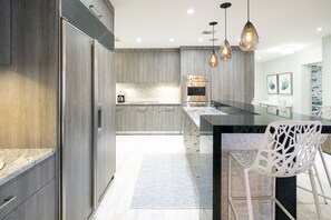 Kitchen (2) - Kitchen