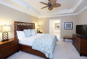 Master Bedroom - Master Bedroom with king bed, en suite bathroom, and sitting area