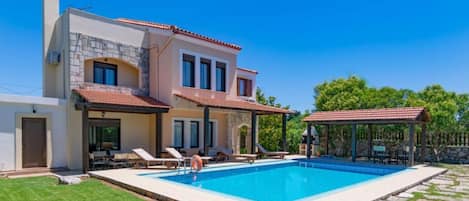 Beautiful villa with private pool and terrace