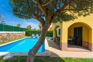 Beautiful villa with private pool and sheltered terrace