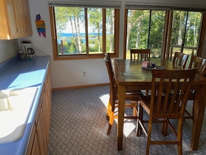 Fully equipped kitchen with great cooking, baking equip. Spices, oils & juicer.