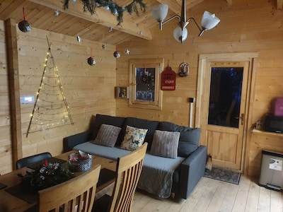 Stunning log cabin on the lake
