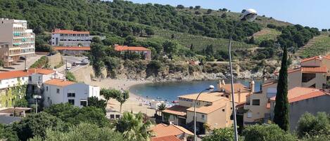 Vue de l’immeuble sur la plage des Elmes