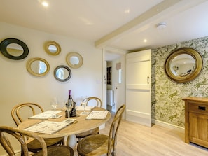 Dining room | The Lodge - Swannington Manor, Swannington