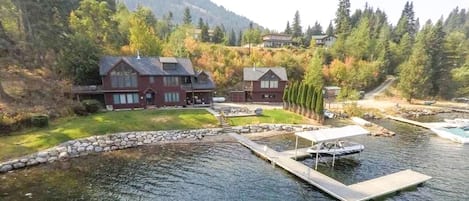 House, Guest House, Dock/Boat Lift, 200 feet of private lakefront